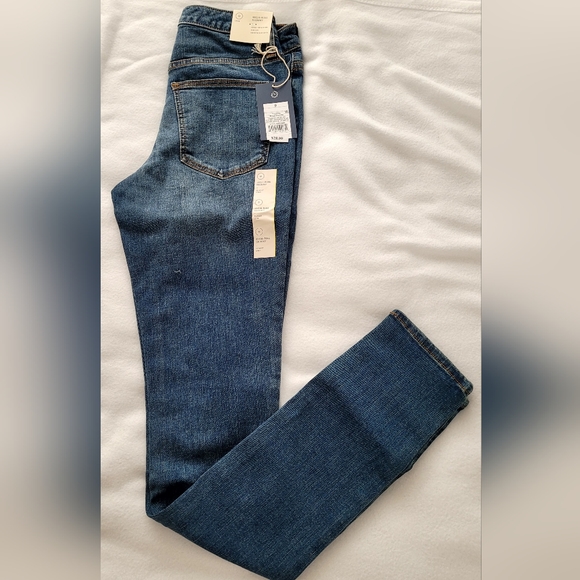 NWT Universal Thread Brand, High Rise Super Skinny Size 0 Long - Picture 1 of 11